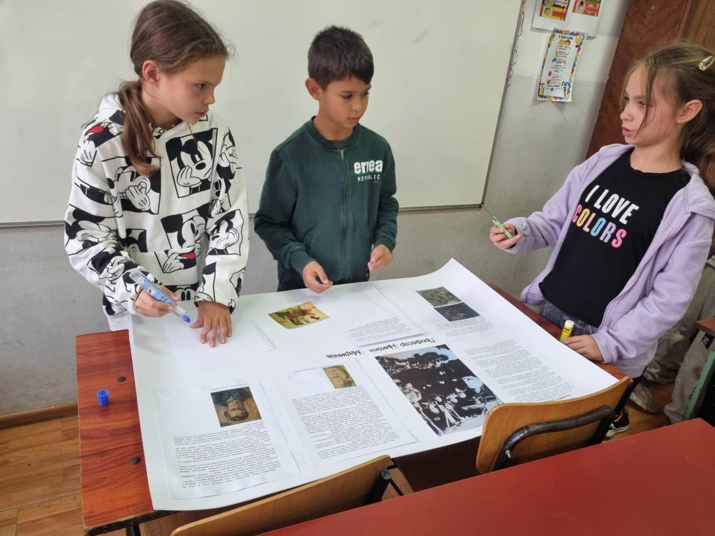Четвъртокласници посетиха Художествената галерия "Никола Маринов"