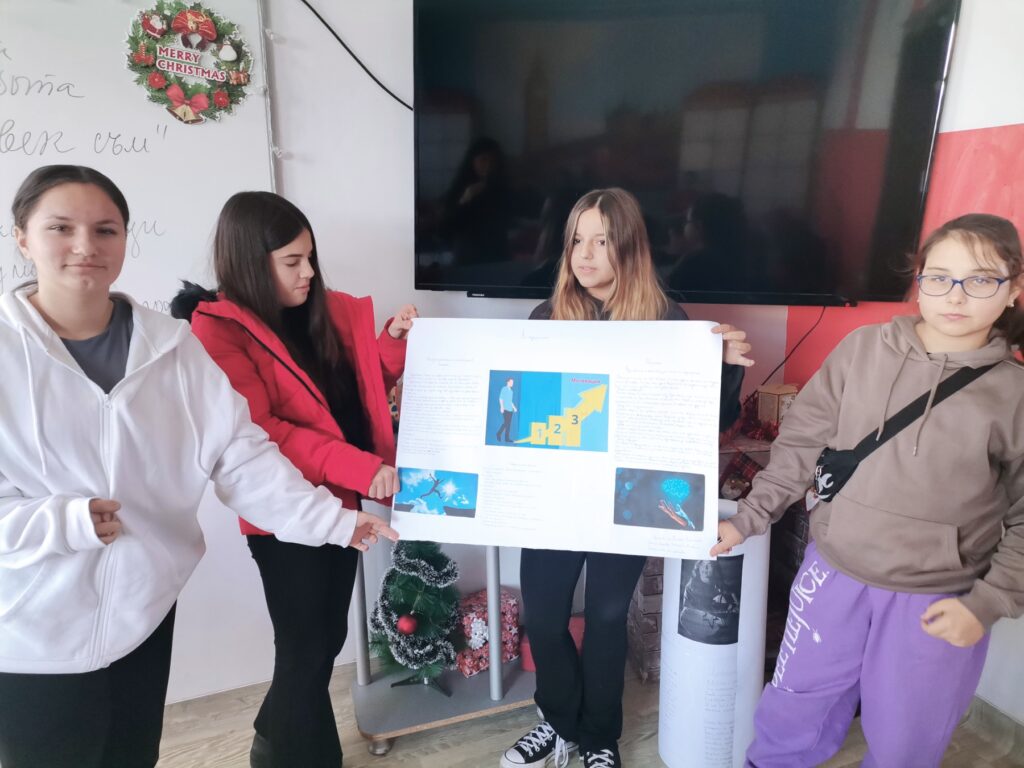 Седмокласници влязоха в ролята на журналисти и медийни издатели в часовете по БЕЛ
