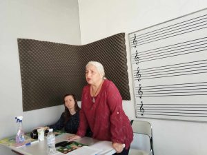 Писателка представи своя книга пред второкласници